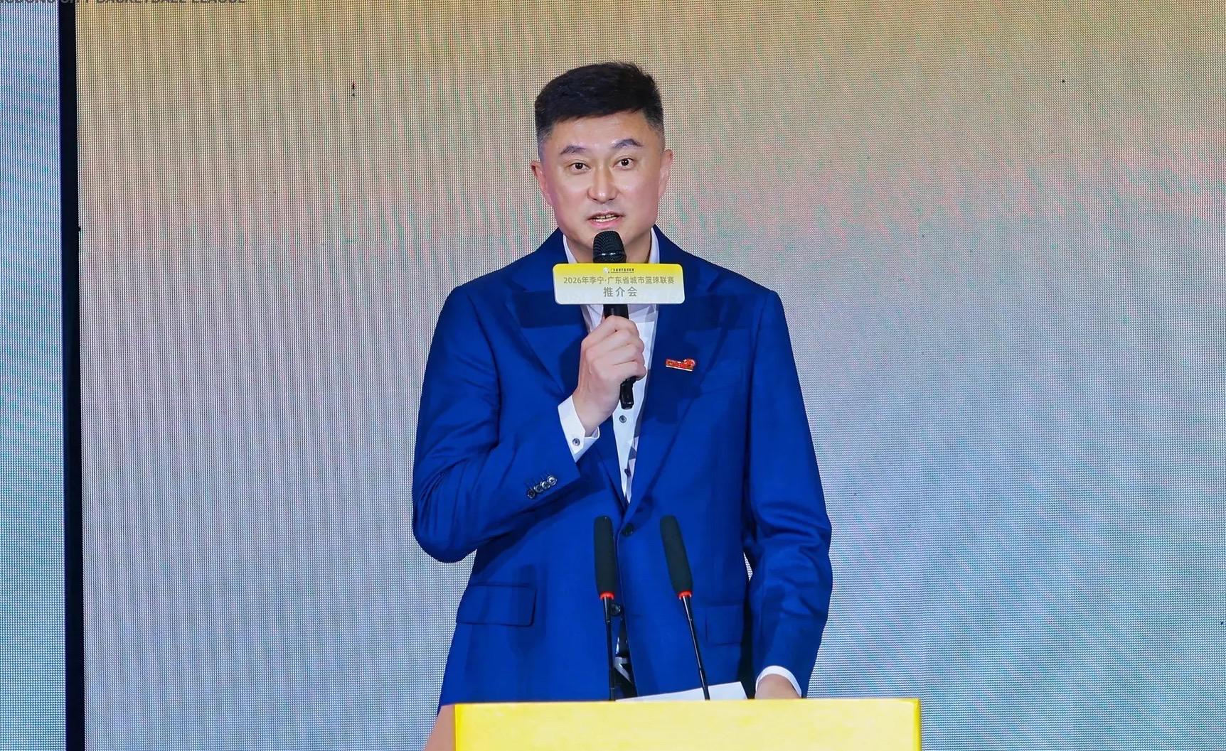 v66体育曝绿军追字母哥三方交易存硬伤